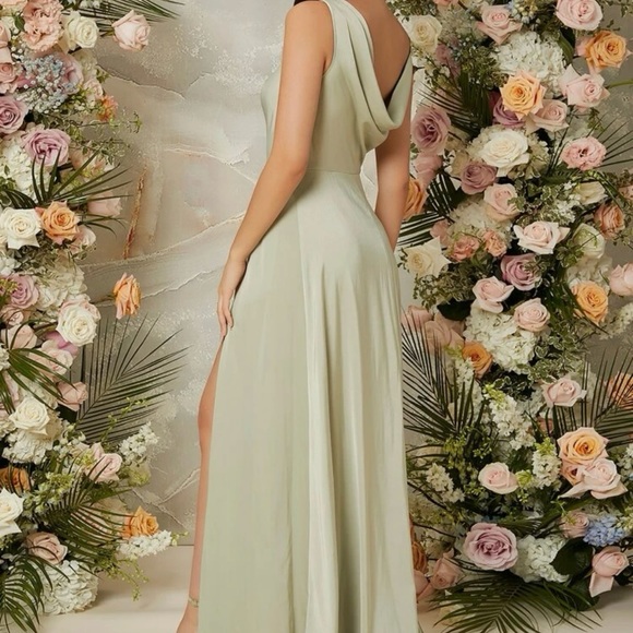 Draped neck split thigh dress - Picture 5 of 7